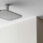 Est-il possible d’installer un receveur de douche en utilisant du mortier adhésif (MAP) ?